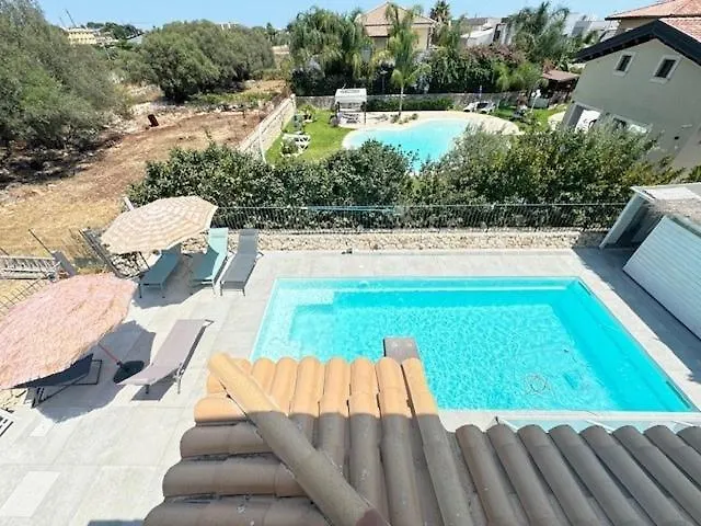 Epipoli Charming Villa And Pool 锡拉库扎